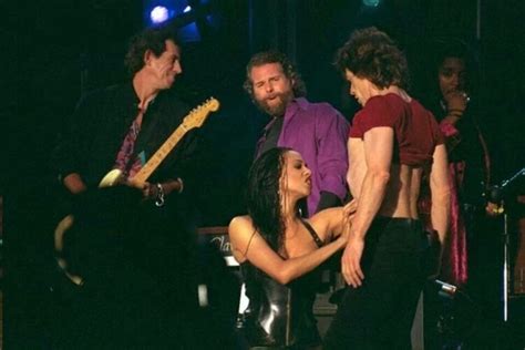 Hot Sexy Lisa Fischer Bikini Pics