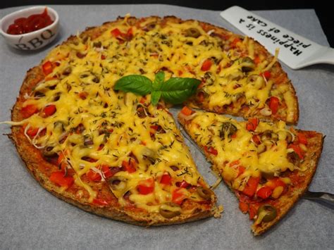 Przepis Pizza Fit Z Kalafiora Przepis Gotujmy Pl