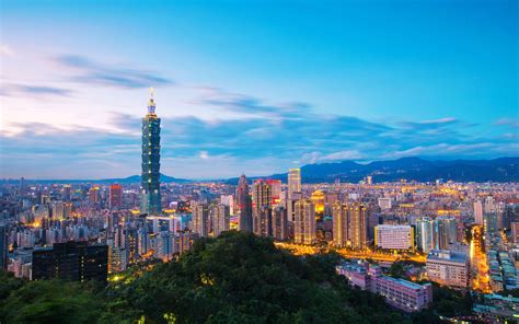 Taipei 101 Building Night Scene High Quality Desktop Preview