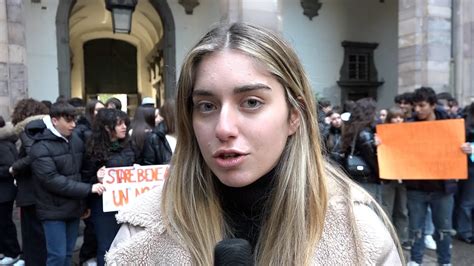 Freddo In Classe E Infiltrazioni D Acqua La Protesta Degli Studenti