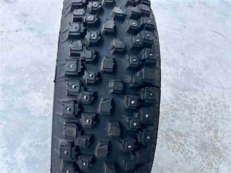185 /65 R15 - 2 pneus cloutés neufs - pièces et voitures de course à ...