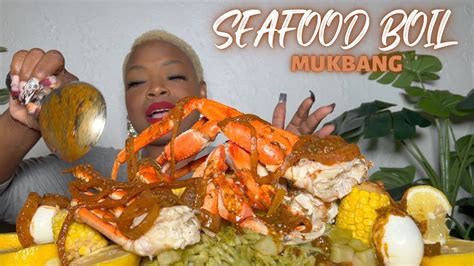 Seafood Boil Mukbang Snow Crab Dungeness Crab Drenched In Spicy