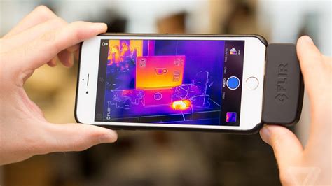 Your Phone Can See In The Dark And Measure Heat With This Attachment