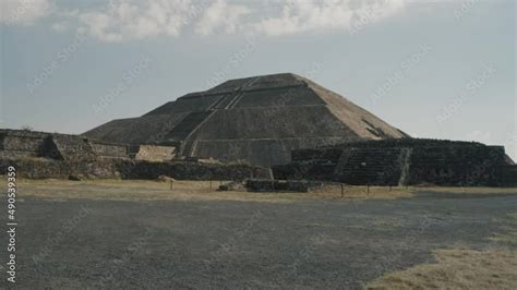 Pyramid of the Sun and Ruins at the Ancient Aztec City of Teotihuacan ...