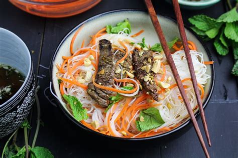 Bún Bò Xào Vietnamese Rice Noodle Salad with Lemongrass Beef Katie