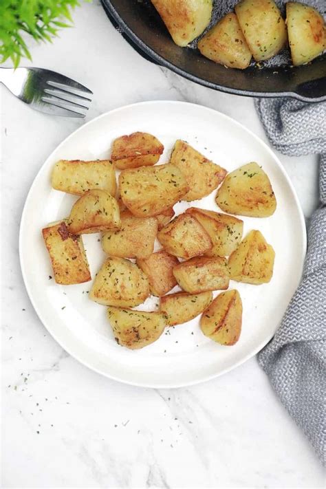 Fried Potatoes Recipe (How To Fry Potatoes) - Recipe Vibes