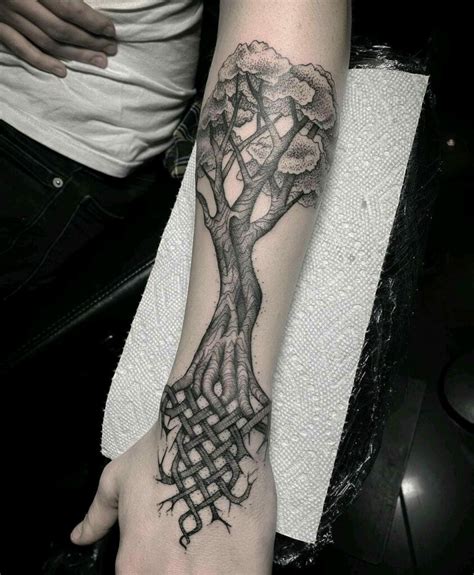 Stunning Tree Tattoo Ideas For