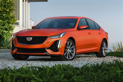 Cadillacs 2022 Lineup Mixes The Sensible With The Rebellious Carbuzz