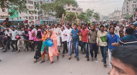 গ্যাস বিদ্যুৎ পানির দাবিতে ঢাকার ওয়ার্ডে