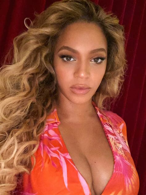 Beyoncé Wore Pink and Orange Tropical Print Dress in Miami | PS Fashion