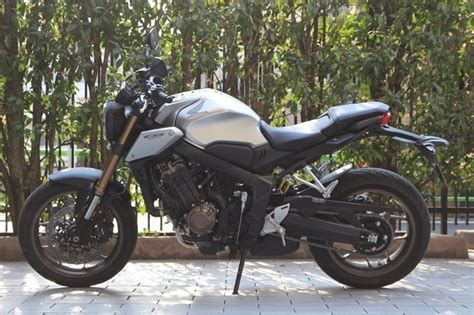 Best Inline Four Mid Naked Motorcycle Love By Japanese Cb R Test Ride Review Webike News