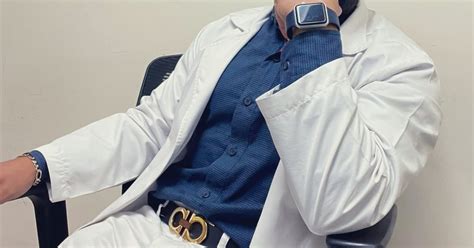 un médico gay que te examine