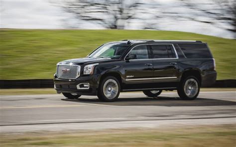 Comparison - GMC Yukon Denali 2017 - vs - Cadillac Escalade Luxury 2017 ...