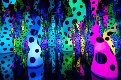 El Amor Llama En Miami Con El Arte De Yayoi Kusama