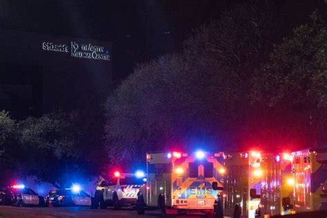 Photos Car Crashes Into St Davids North Austin Medical Center