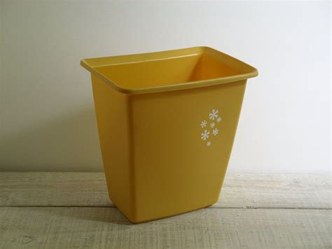 Vintage Rubbermaid Wastebasket Small Bathroom Garbage Can 70s Trash