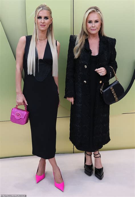 Miley Cyrus Anne Hathaway Paris Hilton And Dua Lipa At Versace Show Hot Lifestyle News