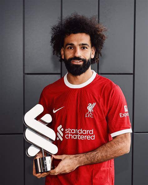 جائزتان في يوم واحد محمد صلاح لاعب الشهر بـليفربول