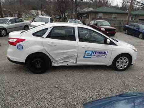 Buy Used 2012 Ford Focus Se Salvage Damaged Wrecked Ford Focus Sedan In Louisville