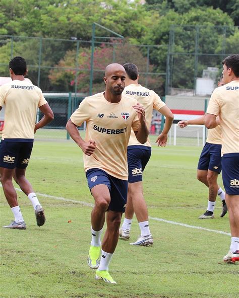 Cinco Desfalques E Visita Especial Na Prepara O Do S O Paulo Para