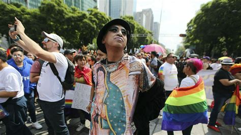 Decenas De Miles Celebran Día De Orgullo Gay A Nivel Mundial