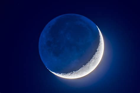 Earthshine tonight: How to see May's spectacular Moon event - BBC