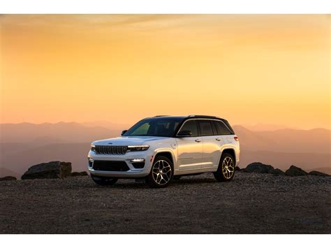 2022 Jeep Grand Cherokee Pictures: | U.S. News