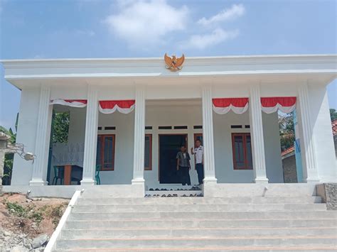 Kantor Desa Curug Dibuat Keren Mirip Istana Presiden JURNALINSPIRASI