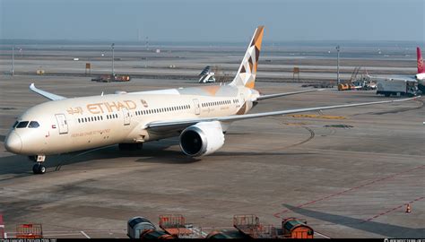 A Bnb Etihad Airways Boeing Dreamliner Photo By Paiyuan Peng