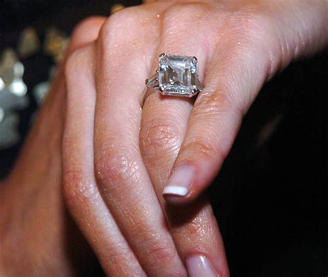 Melania Trumps Engagement Ring Is 10 Carats — And Very Expensive