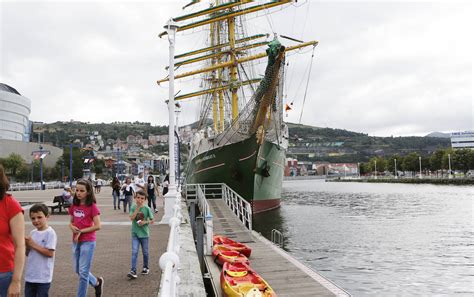 Fotos Atraca En Bilbao El Barco Alem N Alexander Von Humboldt Ii