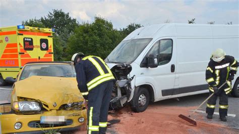 Schwerer Unfall Auf B213 In Halen