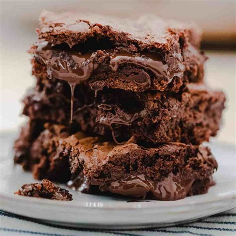 Best Fudgy Chocolate Bar Brownies - The Dashley's Kitchen