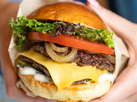 Henbit brings smash burgers to San Antonio's Pearl