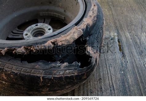 488 Tyre Blowout Crash Images, Stock Photos, 3D objects, & Vectors ...