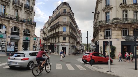 Angers Un migrant sonne à la porte d un appartement tombe sur deux