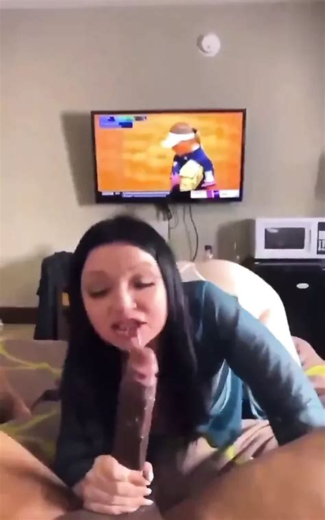 Milf Wei E Frau Lutscht Bbc Xhamster