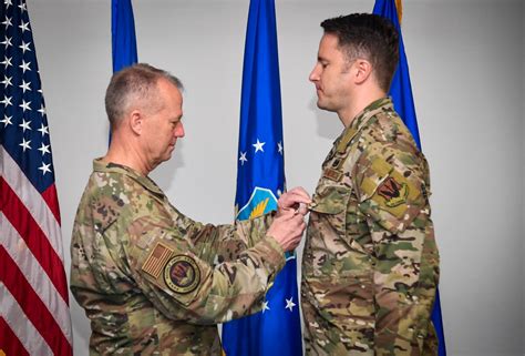 COMACC Presents Distinguished Flying Cross To 363 ISRW Airman For