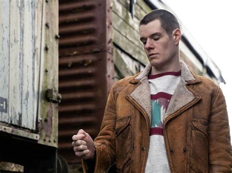 Khi xem phim Sex Education tôi chết lặng vì hành động từng làm với cha Có những tổn thương