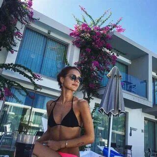 Hot Sexy Safak Pekdemir Bikini Pics