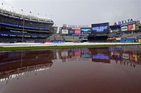 Yankee Stadium floods due to rain News | ResetEra