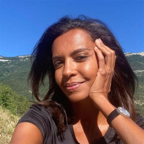 Hot Sexy Karine Le Marchand Bikini Pics