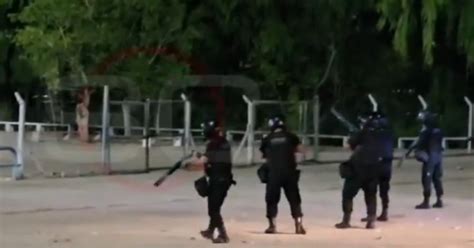 Videos los balazos de la policía a los hinchas de Godoy Cruz Olé