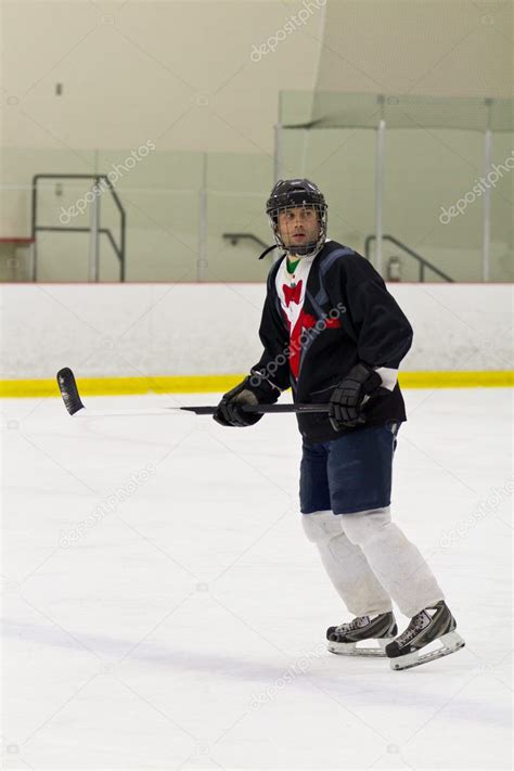 Hockey player skating — Stock Photo © ClickImages #40319537