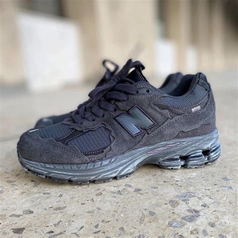 Купить кроссовки New Balance 2002R темно серые в СПб