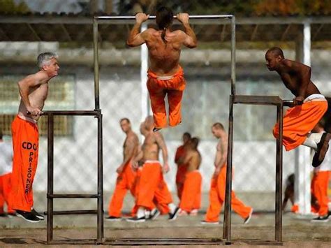 Pin By In Memory Of Victoria Bubis On Men Prison Workout Prison Workout