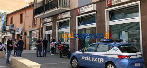 Cosenza Tentata Rapina Alla Banca Popolare Di Bari Su Corso Mazzini