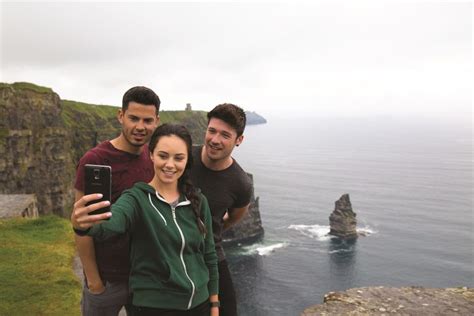 Från Dublin Heldagstur till Cliffs of Moher GetYourGuide