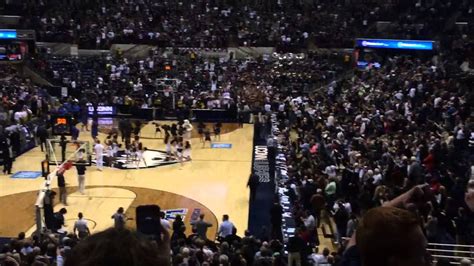 Uconn Shabazz Napiers Buzzer Beater Against Florida Gators Youtube