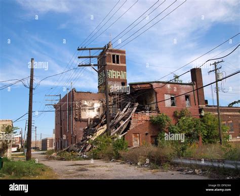 Derelict and collapsed building in Highland Park, Detroit, Michigan ...